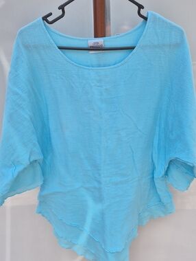 Asymmetrical Crinkle CottonRelaxed Light Blue Linen Tunic with Scoop Neck Size L